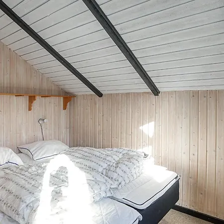 5 Person In Dannemare-by Traum *