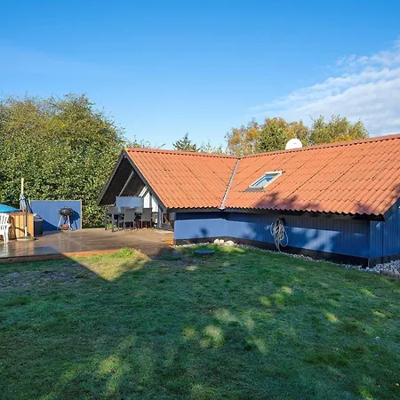 5 Person In Dannemare-by Traum *